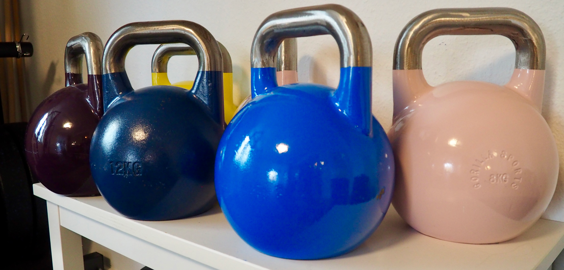Trainingsbereich der Praxis Kristin Zang mit Kettlebells in Hamburg-Bergedorf